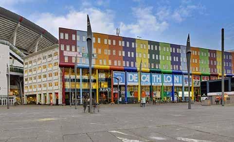 BEREIKBAARHEID Op directe loopafstand van StudioZoost bevinden zich bus-, metro-, en NS station Amsterdam Bijlmer ArenA en de uitgebreide parkeergarages P1 en P6.