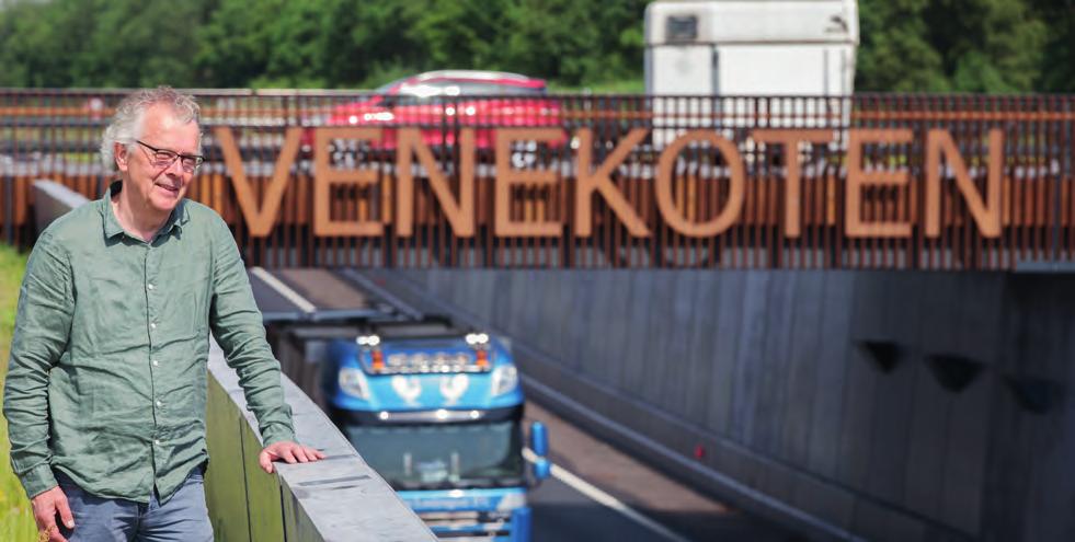 Keuze uit tientallen namen Namen van bruggen en andere kunstwerken zo veel mogelijk laten aansluiten bij de geschiedenis Drie inzenders kwamen met de naam Lochtenrek.