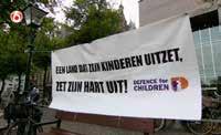 OKTOBER NOVEMBER Bed en brood voor elke vreemdeling Raad van Europa: Op straat zetten kan niet Nederland mag ongedocumenteerde vreemdelingen