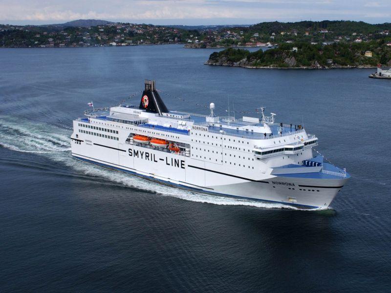 IJsland Autorondreis Magisch IJsland hotels 19 dagen met eigen auto/ferry Reis met uw eigen auto inclusief de ferry van Smyril Line vanuit Denemarken.