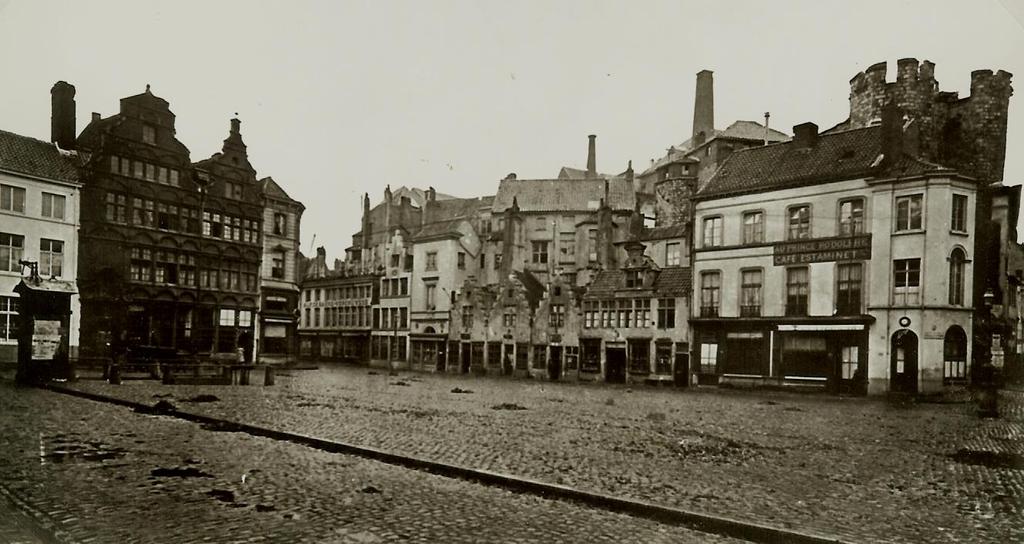 Het Veerleplein voor de restauratie van het Gravensteen.