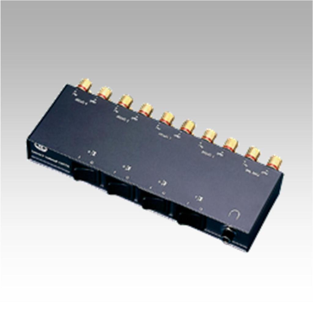 luidsprekeruitgang van 1 paar naar 2 paar voor 2 x 2 luidsprekers geschikt voor luidsprekers van 4-16 Ω voor kabels van max.