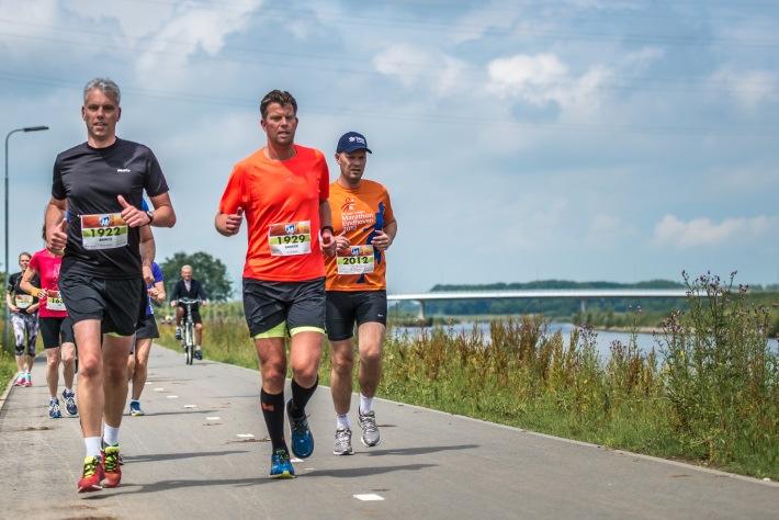 Partnership loopafstand (10EM, 10km, 5km) Bij een partnership verbindt een bedrijf/organisatie zich aan een loopafstand van de Omloop van Empel voor een financiële bijdrage van 2.000,- per jaar.