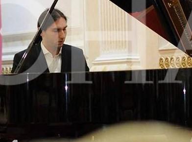 Donderdag 2 augustus 2018 Ivo Gjika (Albanië) Ivo Gjika werd op 6 januari 1998 in Albanië geboren. Op de leeftijd van vijf jaar kreeg hij zijn eerste pianolessen.