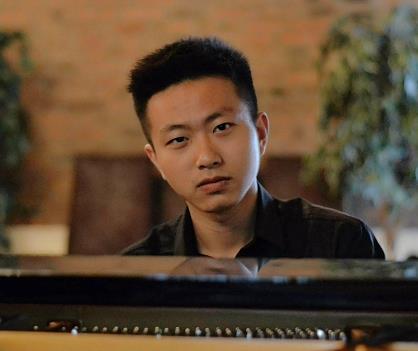G. Bacewicz e.a. Zaterdag 4 augustus 2018 Jun Zhao (China) Jun Zhao werd geboren in China en studeerde er aan de muziekschool en het conservatorium van Wuhan.