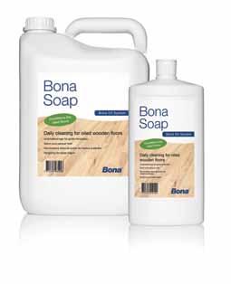 Bona Care Oil is gemaakt van een unieke mix van verschillende, plantaardige oliën en heeft een uitstekend en snel indringingsvermogen; het vult de poriën van het
