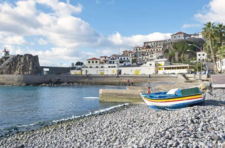 Praktische informatie Klimaat Madeira heeft een subtropisch klimaat met het hele jaar door milde temperaturen. In de maanden mei en juni bedraagt de temperatuur gemiddeld 24 C.