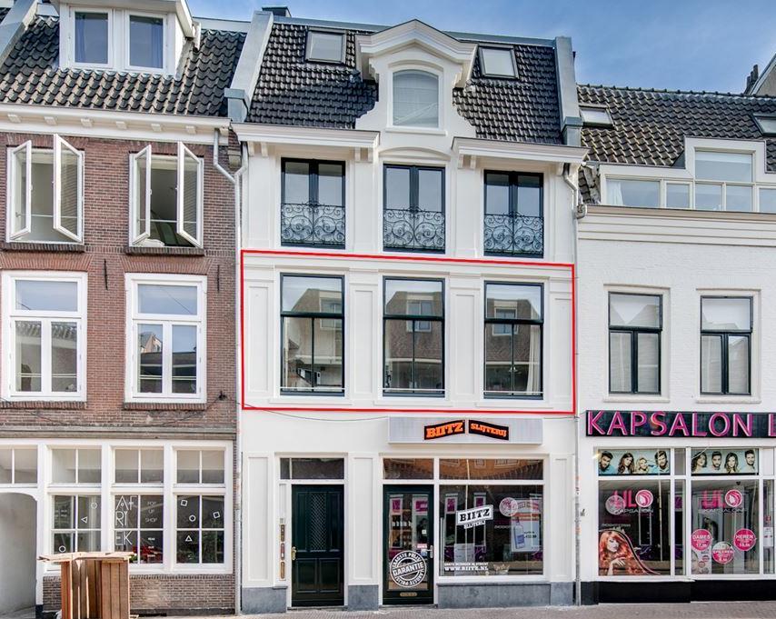 De huidige woningmarkt Lange jansstraat 22A, Utrecht Burgemeester de Goedestraat 5, De Krim 35 m² Vraagprijs: 225.000 Verkoopprijs 252.