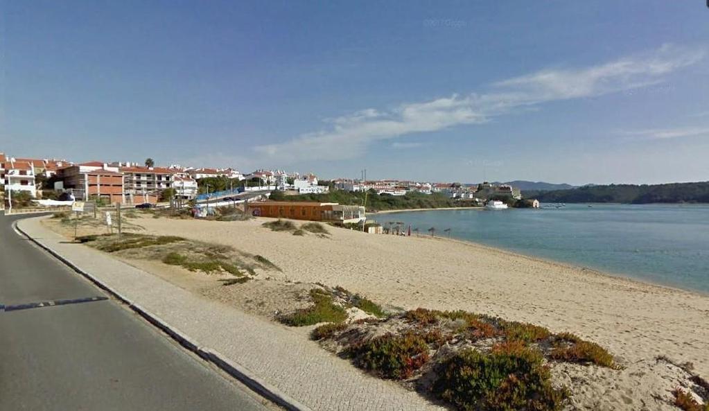 Foto Google Uitzicht op het strand van Vila nova de