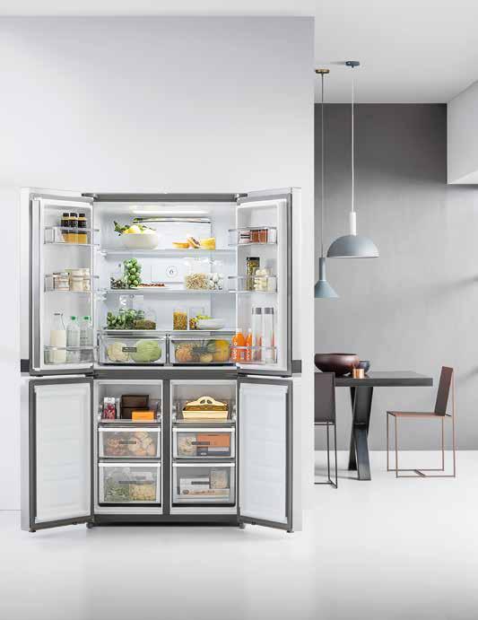 KOELKASTEN EN DIEPVRIEZERS De koelkast en diepvriezer die perfect in uw keuken passen. In uw keuken is het bewaren van voedingswaren net zo belangrijk als de uitstraling.