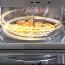 Een krachtige ventilator met speciaal ringverwarmingselement achter in de magnetron laat de hitte gelijkmatig over het hele voedseloppervlak circuleren, waarbij u tijd en energie bespaart in