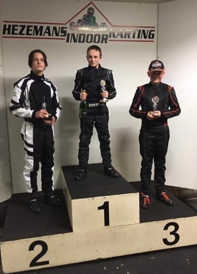 Race 5; 29-05-2016 Black Stig liet in tegenstelling tot Marc een gat vallen tussen hem en een langzamere tegenstander voor hem, wat hem de kans gaf de snelste kwalificatieronde te rijden.