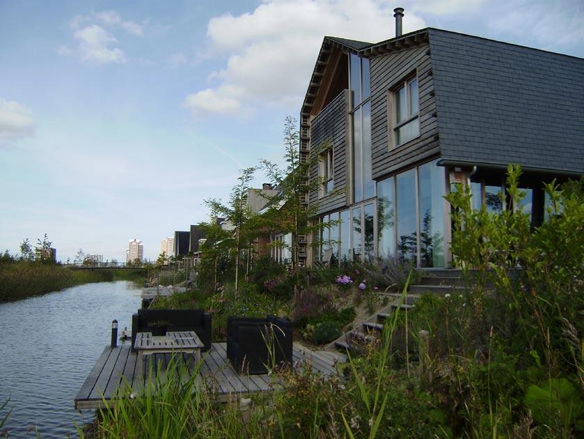 Het open, buitendijkse karakter dient ook in de beplanting tot uiting te komen.