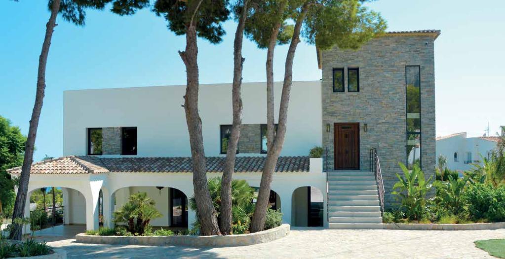 03 I RENOVATIE LUXE VILLA ALTEA De klanten zijn samen met ons bedrijf de uitdaging aangegaan