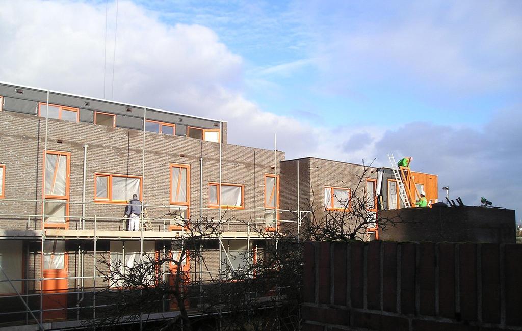 Opdracht 6 Een huis bouwen. Er zijn veel beroepen in de bouw. Probeer er achter te komen. Vul het goede woord in.