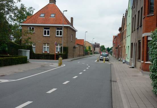 5 KRUISPUNT MET VERKEERSLICHTEN A. DERRESTRAAT VOSSENSTEERT: OVERSTEKEN 5.