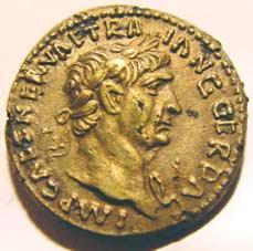 Ook afstamming en opvolging zijn vaak als legitimatie van de keizers macht afgebeeld op de keerzijde van munten.