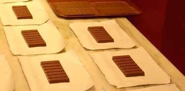 WOEnsdag 31 oktober: bezoek chocoladetempel Côte d Or Wil je zien hoe chocolade gemaakt wordt zodat je nadien je eigen reep kan maken en zelf je verpakking kan verzinnen? Natuurlijk wel.