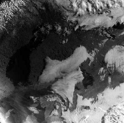 Fig 5: VIS-beeld 13 mei 1998 02:40 UTC: stratocumulusvelden Fig 7: Temp van 13 mei 1998 00 UTC Jokioinen in het zuidwesten van Finland Fig 6: IR-beeld 13 mei 1998 02:40 UTC: stratocumulusvelden Het