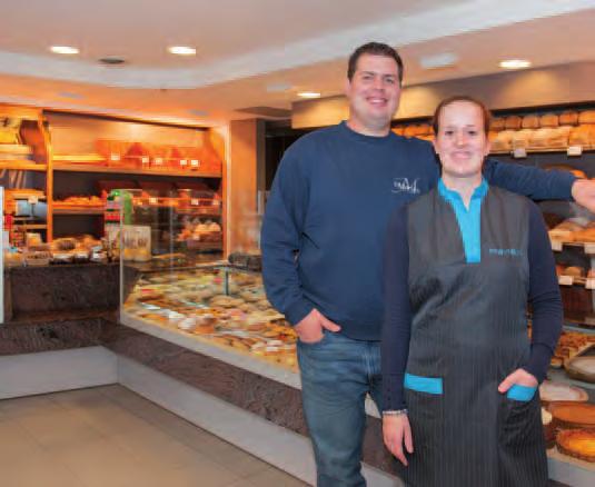 gepresenteerd worden Onze pralines zijn origineel verpakt en huisgemaakt Gateau in room of creme-aubeurre met eigen foto Diverse andere lekkernijen Openingsuren maandag tot zaterdag van 7 u - 18 u