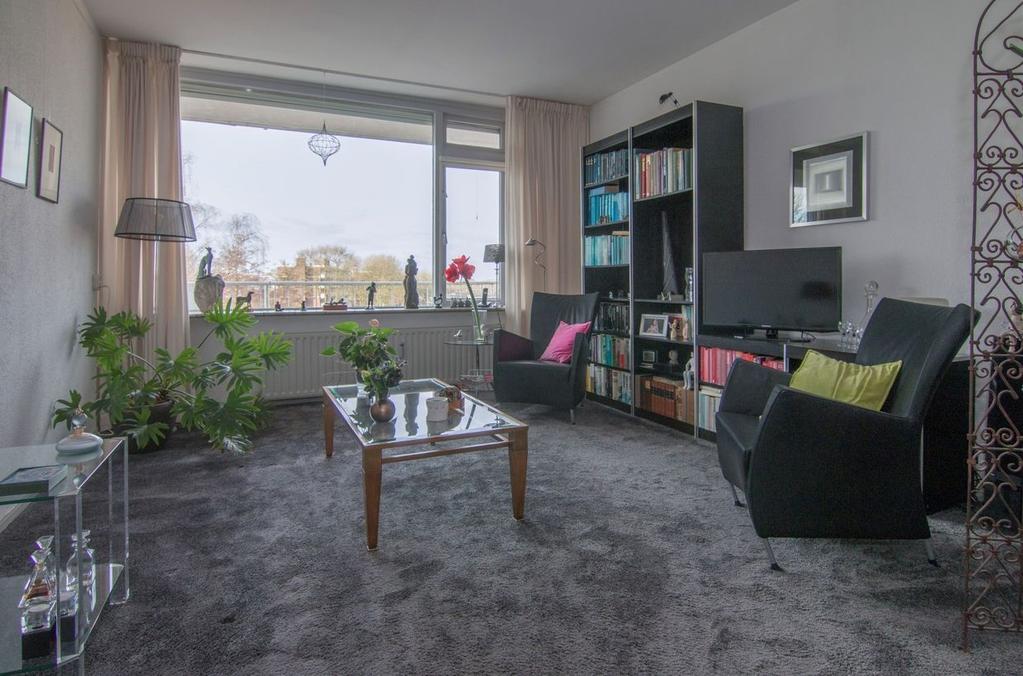 Werumeus Buninglaan 104 2741 ZK Waddinxveen Inleiding Op de 4e etage gelegen en goed onderhouden 4 kamer appartement met op het zuidwesten gelegen ruim balkon en berging in de onderbouw.