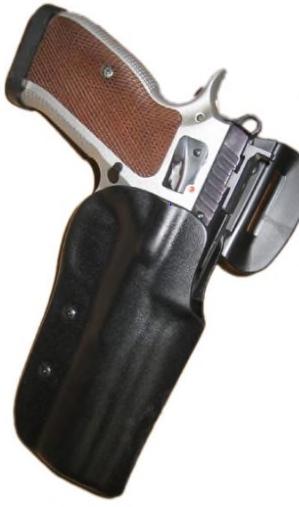 tegelijkertijd toe het wapen makkelijk vast te nemen en te trekken. Er bestaan holsters die, mits kleine aanpassing, geschikt zijn voor verschillende type handvuurwapens.