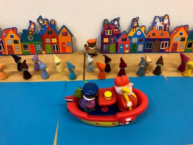 Talent groep ½ Blauw Spelen en leren in de kleutergroepen, In de Sinterklaastijd zijn veel speel- en werkhoeken ingericht in dit thema.
