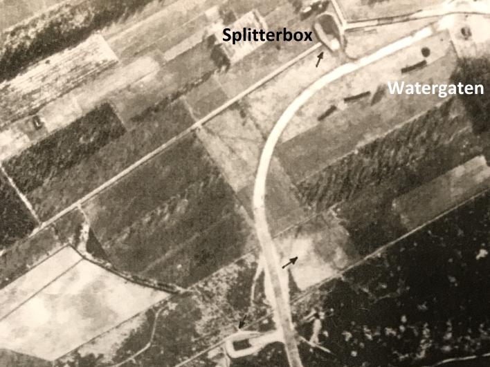 8 Splitterbox primitieve vliegtuigbunker Vanaf het einde van de startbaan liepen rolbanen de omliggende bossen in.