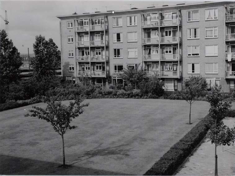 METSELWERK MET GATEN EN ORMENT LOUIS COUPERUSSTRAAT BERGINGEN bestaand kunststof kozijn met HR++ en ventilatieroosters (gehandhaafd) zetwerk in kleur