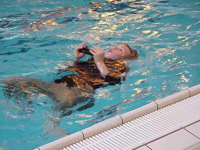 Zwembadopleiding De basis van de opleiding tot Lifeguard is de opleiding Open Water.