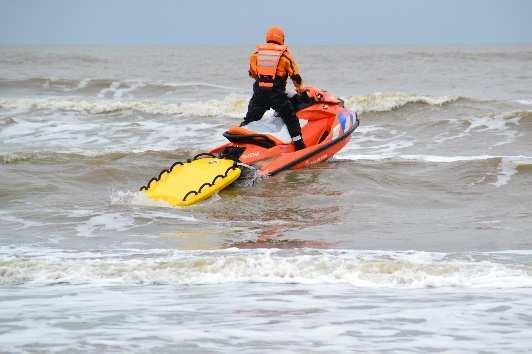 Vaaropleidingen Aanvullend op je Lifeguard Beach opleiding kan je je specialiseren in bijvoorbeeld schipper op de snelle boot of waterscooter.