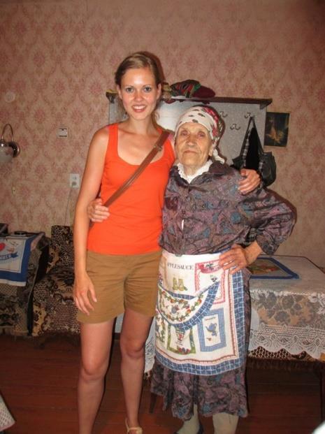 Ervaringen van een vrijwilliger Buna ziua Straseni - Moldavië! Een IBO-vrijwilliger helpt mee in een tehuis voor ouderen Op 30 juni 2013 begon mijn grote Moldavië-avontuur.