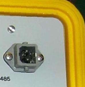 5 Portable energy analyser Verbinding RS-485 logger netwerk Standaard uitvoering met RS-485 interface In de standaard uitvoering is de voorzien van een connector met RS-485 interface waarmee hij kan