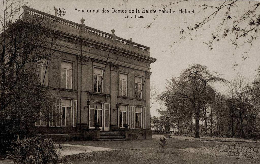 Institut de la Sainte-Famille d Helmet Kasteel gevel aan het park