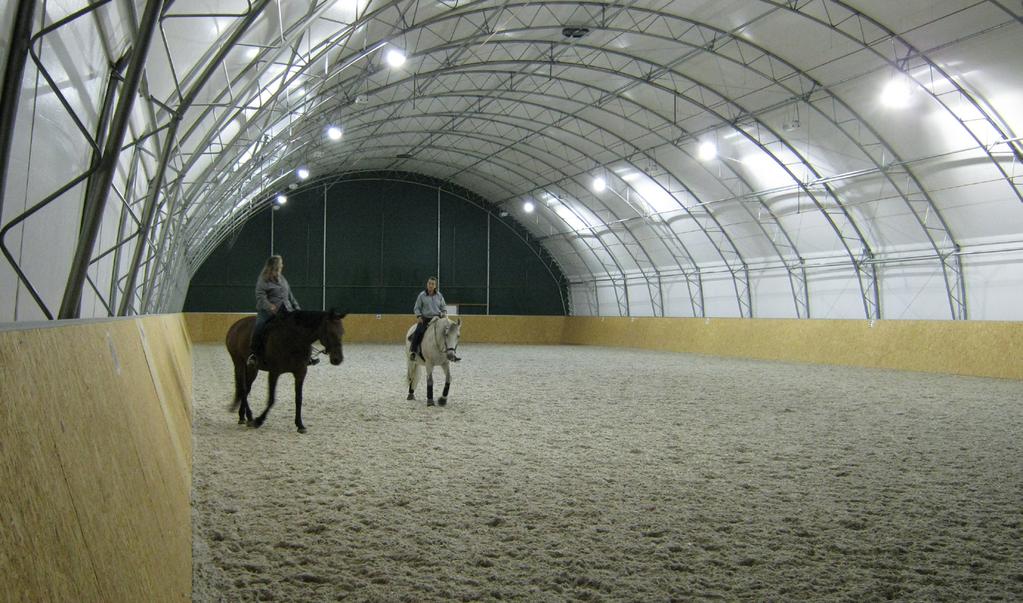 Better light, better life Welzijn en rendement Als paardenhouder bent u dagelijks bezig met het welzijn en de prestaties van uw dieren. De gezondheid van uw dieren is erg belangrijk voor u.