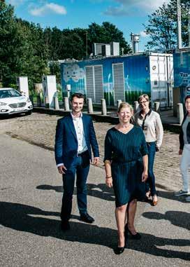 Studenten van de Universiteit van Antwerpen maakten in kader van het vak Maatschappelijk Verantwoord Ondernemen een analyse van de technisch-economische mogelijkheden van vuilniswagens op waterstof.