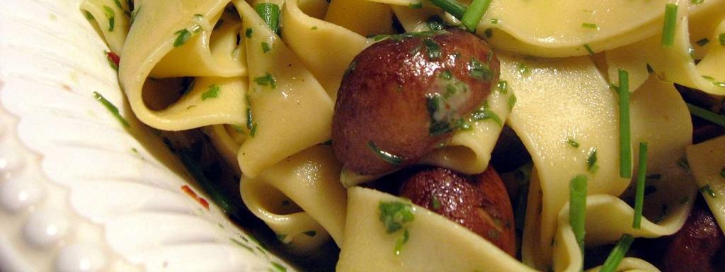 werden serviert mit Gemüse und Pommes Pasta hoofdgerechten: Pasta met Scampi 16.