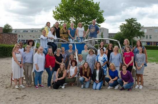 31 augustus 2018 1 Hazerswoudestraat 250 2729 CN Zoetermeer tel: 079-3315022 Directie: Annette Mulder & Lianne Leukfeldt Email: directie@floris.unicoz.