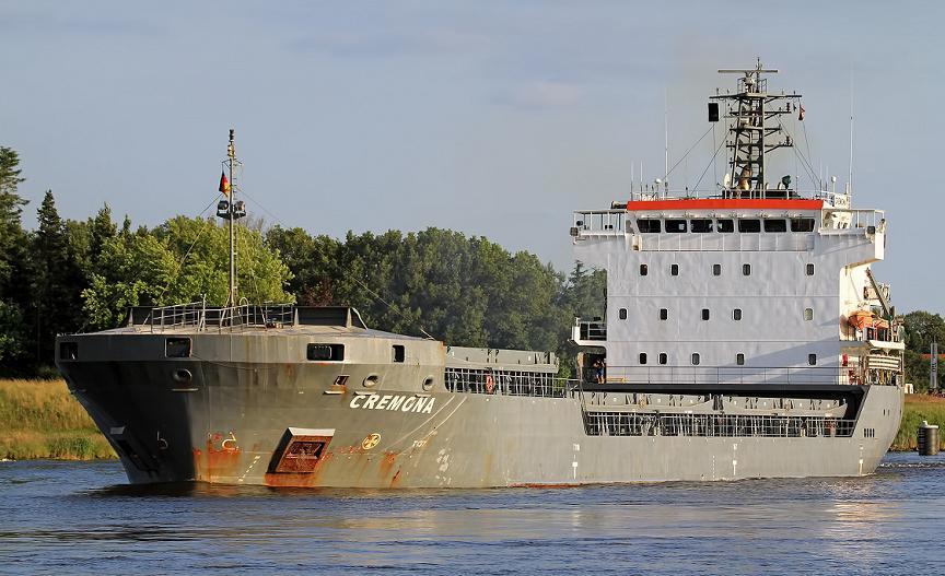 MAGELLAN STRAIT, IMO 9267534 (NB-196), 7-2-2001 contrac