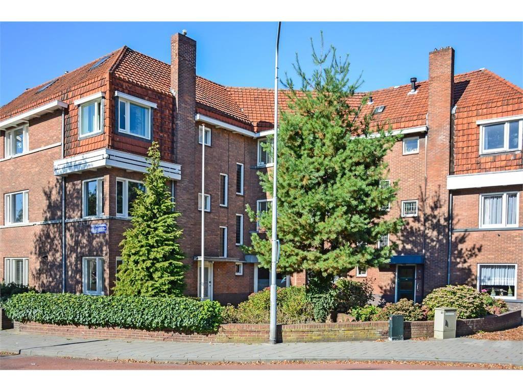 Deken van Oppensingel 61 - Venlo "Riante stadswoning met ruim 200 m2 woonoppervlak en 4 grote slaapkamers, gelegen in het centrum van Venlo tegenover het Julianapark en nabij het station.