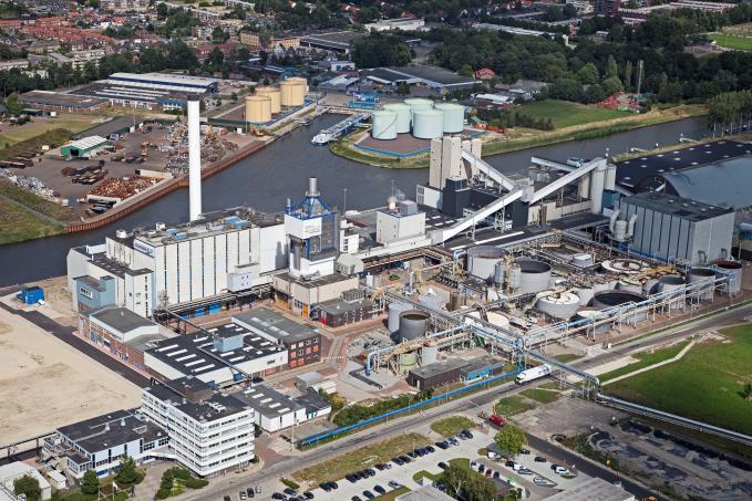 AkzoNobel investeert in Hengelo en in de regio Bijna 5% van bruto regionaal product van Twente is te herleiden naar AkzoNobelzoutproductie Hengelo 2011-2016: meer dan 100 miljoen is geïnvesteerd in