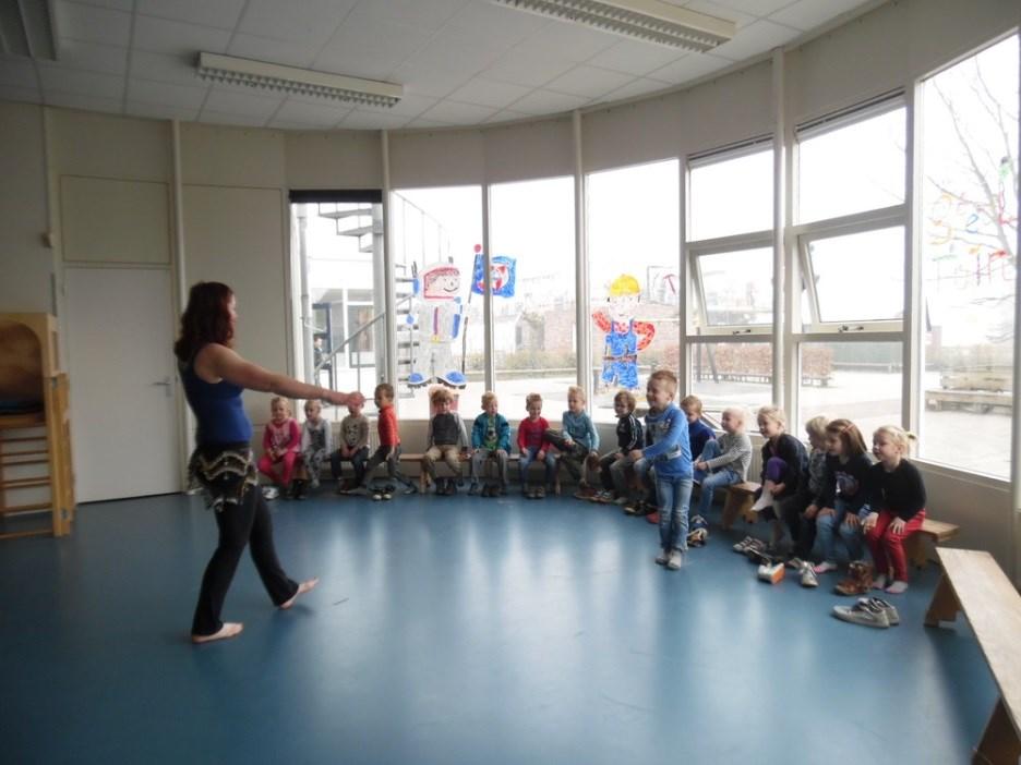 4 april: Start Een koekje bij de koffie en een kaakje bij de thee : samenwerking Zorggroep Raalte en Carmel College