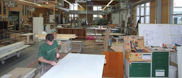 Uit de praktijk Hesse EASY-FILL DP 4788-9343 in de praktijk De meubelmakerij werd in 1963 opgericht door Josef Daxenberger.
