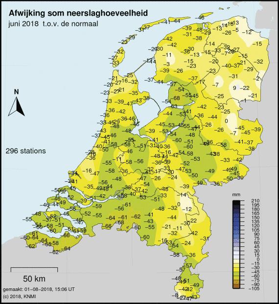 Figuur 2.11 Neerslaganomalie en drukanomalie 500 hpa in juni 2018. Het weer werd het overgrote deel van de maand bepaald door hogedrukgebieden in onze omgeving.