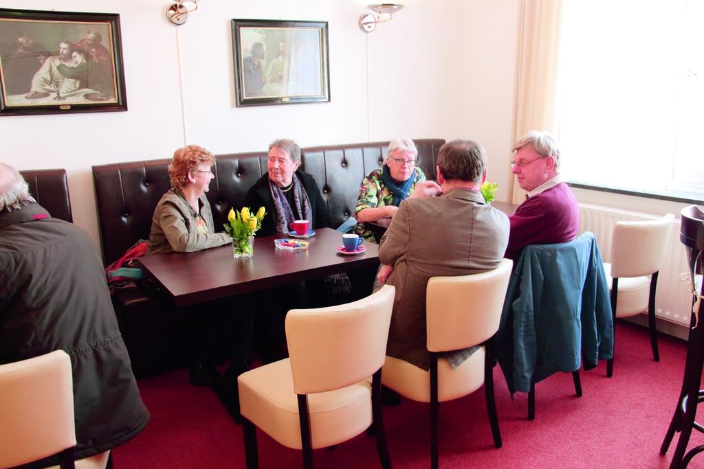 Foto s Nelly Dekker-Geurts OPENLUCHTMIS BIJ ST.