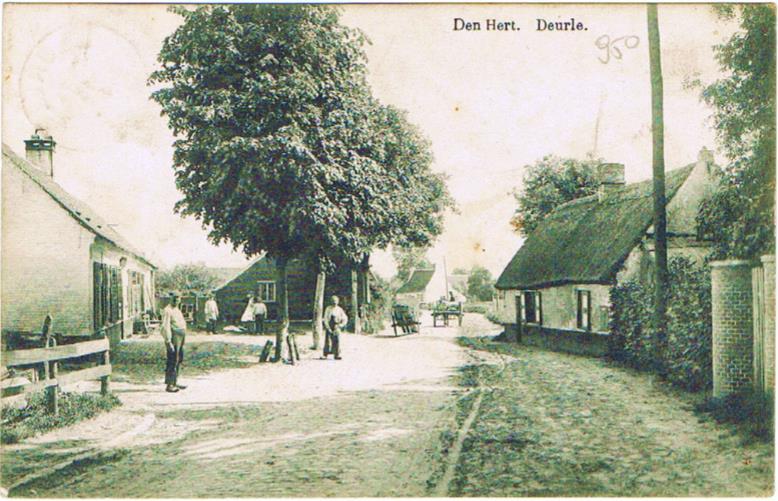 Oude Deurelse postkaarten De herberg In den Hert was gelegen op de hoek van de Oude Vierschaarstraat en de Pontstraat te Deurle, nu huisnummer 46. Omstreeks 1910 waren ongeveer 34 herbergen te Deurle.