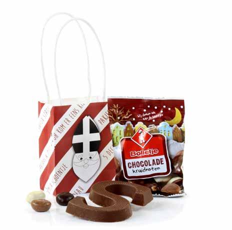 Sinterklaasgeschenk snoepgoed Art.: 10348 2,26 Sinterklaasgeschenk snoepgoed is een leuk geschenk om uit te delen. Het tasje is gevuld met Bolletje chocolade pepernoten en een chocolade schoenletter.