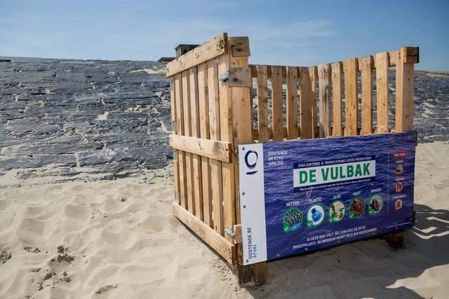Opruimactiviteiten: Vooral tijdens het toeristische seizoen zijn machines ongetwijfeld de snelste en goedkoopste manier om strandafval weg te halen.