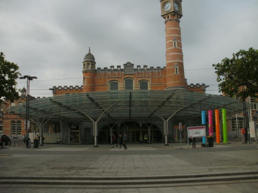 Reeds in 1899 heeft men beslist Gent- St Pieters station te bouwen.