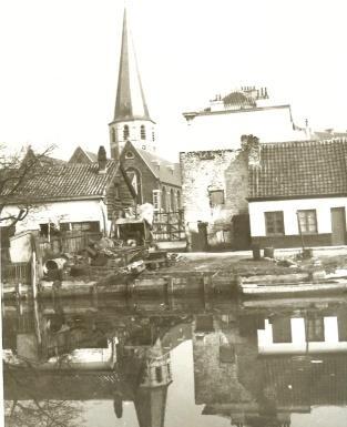 Zoals je op deze kaart kan zien staat deze vermeld als Prairie de la Byloke en het Patijntje was gelegen aan de oude Leiebocht en er werd